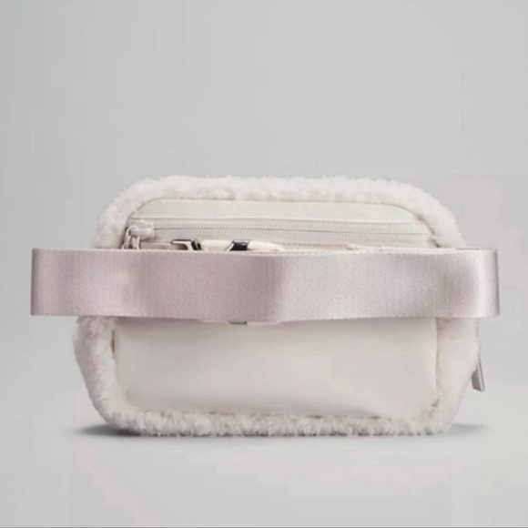 Lululemon Lunar New Year Rabbit Limited Edition belt bag - Picture 5 of 5